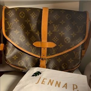 Louis Vuitton Saumur